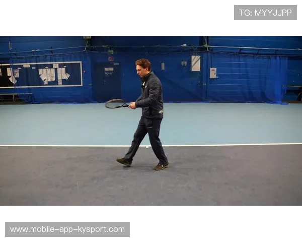 网球正手重拍拍出火星：捕捉每一次完美击球的秘密